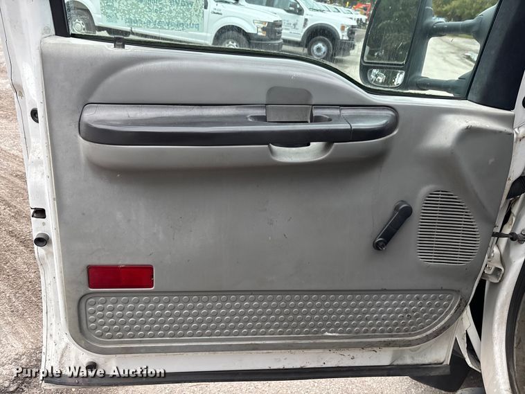 image for item DU2601 2007 Ford F450 Super Duty XL dump truck