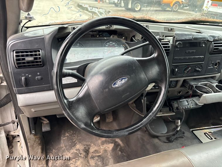 image for item DU2601 2007 Ford F450 Super Duty XL dump truck