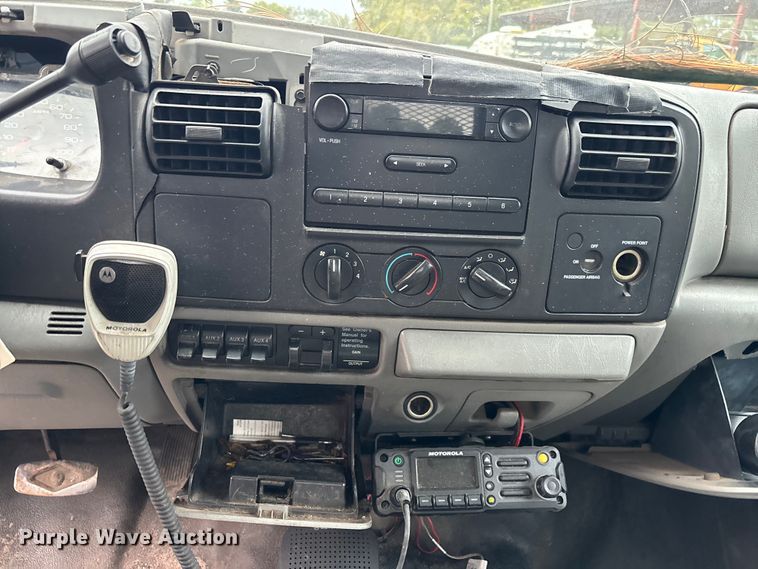 image for item DU2601 2007 Ford F450 Super Duty XL dump truck