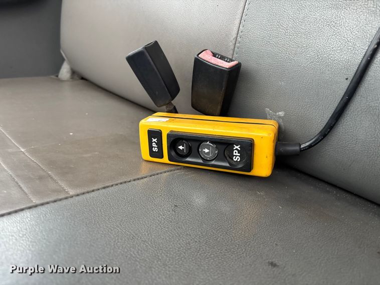 image for item DU2601 2007 Ford F450 Super Duty XL dump truck