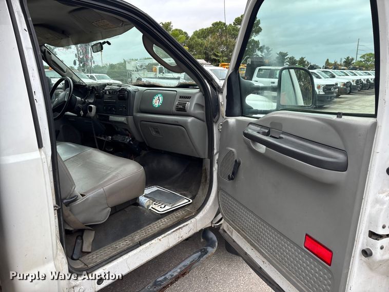 image for item DU2601 2007 Ford F450 Super Duty XL dump truck