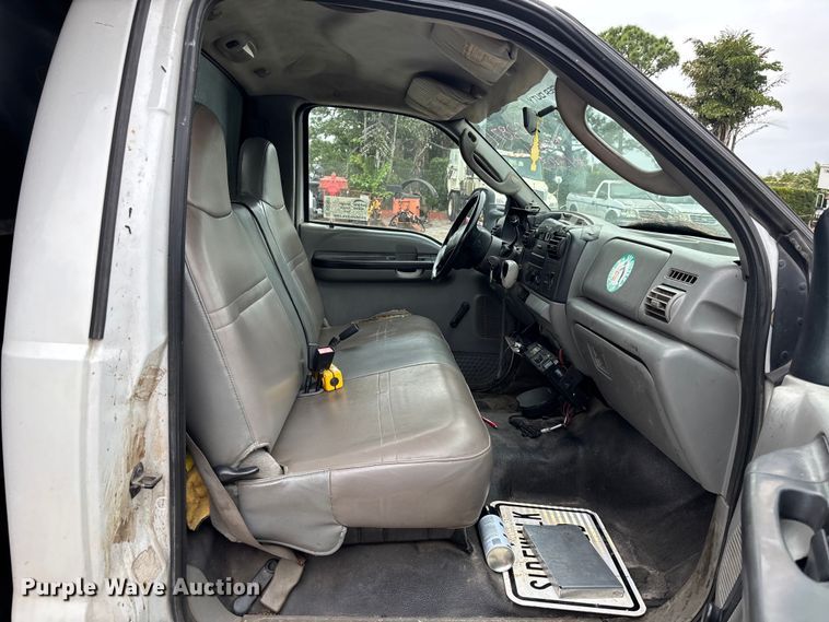 image for item DU2601 2007 Ford F450 Super Duty XL dump truck