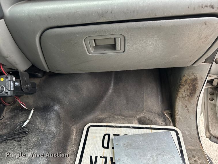 image for item DU2601 2007 Ford F450 Super Duty XL dump truck