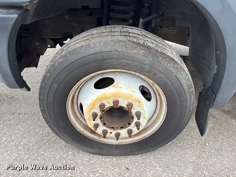 image for item DU2601 2007 Ford F450 Super Duty XL dump truck