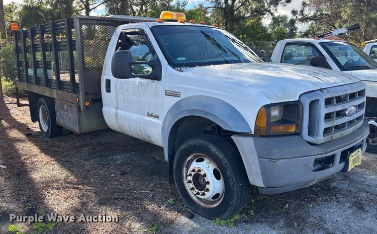 image for item DU2609 2007 Ford F450 Super Duty XL flatbed truck