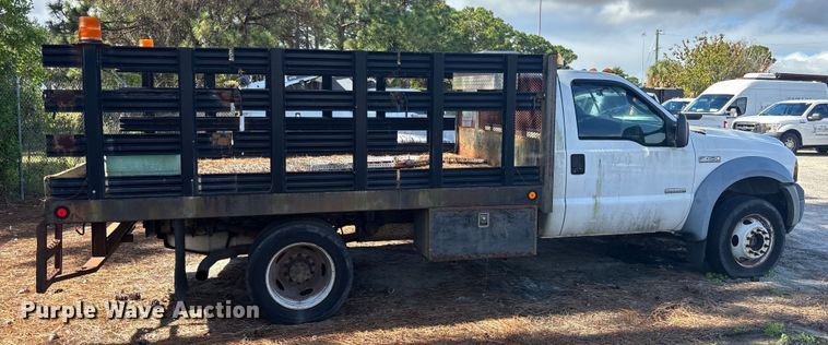 image for item DU2609 2007 Ford F450 Super Duty XL flatbed truck