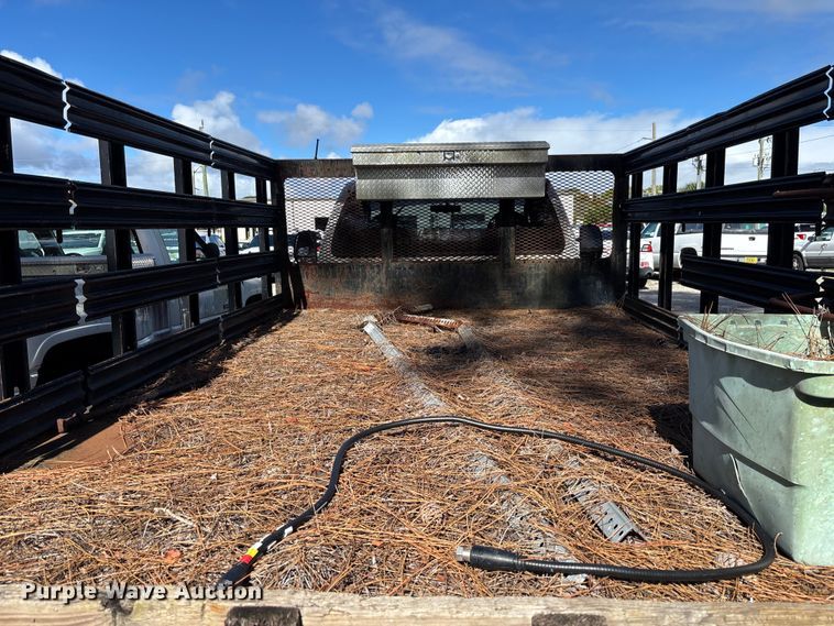 image for item DU2609 2007 Ford F450 Super Duty XL flatbed truck