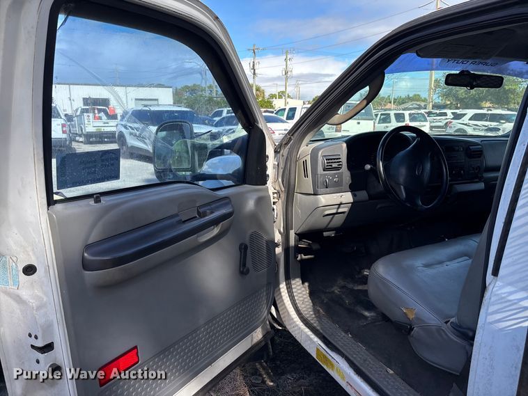 image for item DU2609 2007 Ford F450 Super Duty XL flatbed truck