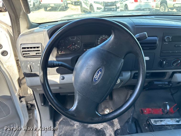 image for item DU2609 2007 Ford F450 Super Duty XL flatbed truck