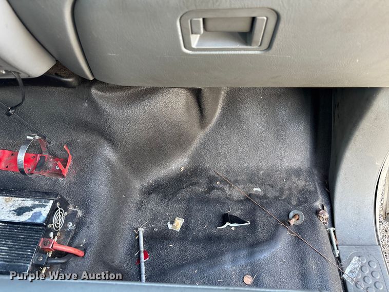 image for item DU2609 2007 Ford F450 Super Duty XL flatbed truck