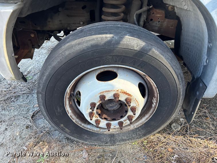 image for item DU2609 2007 Ford F450 Super Duty XL flatbed truck