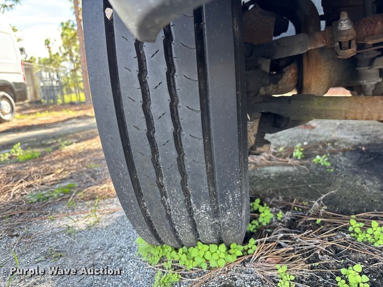 image for item DU2609 2007 Ford F450 Super Duty XL flatbed truck