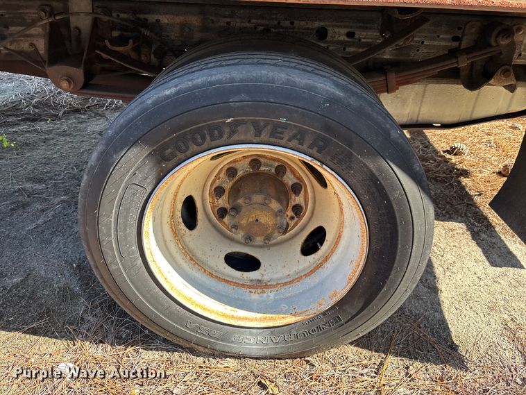 image for item DU2609 2007 Ford F450 Super Duty XL flatbed truck