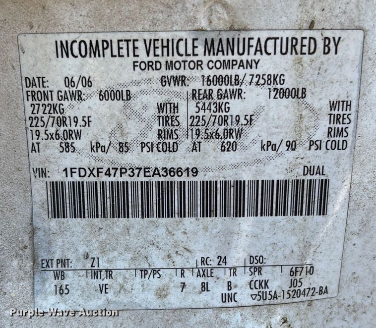 image for item DU2609 2007 Ford F450 Super Duty XL flatbed truck