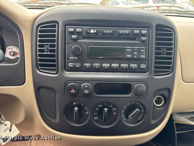 image for item DU2612 2005 Ford Escape 