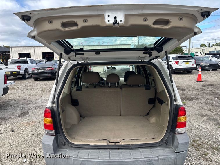image for item DU2612 2005 Ford Escape 