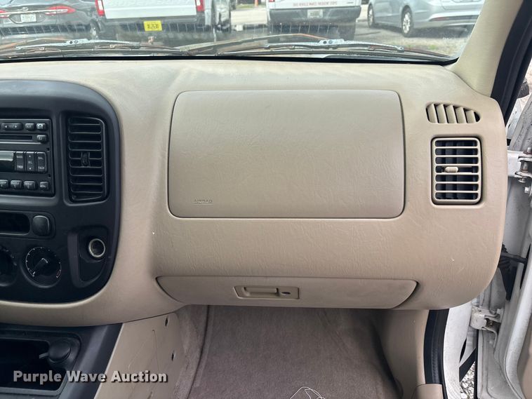 image for item DU2612 2005 Ford Escape 