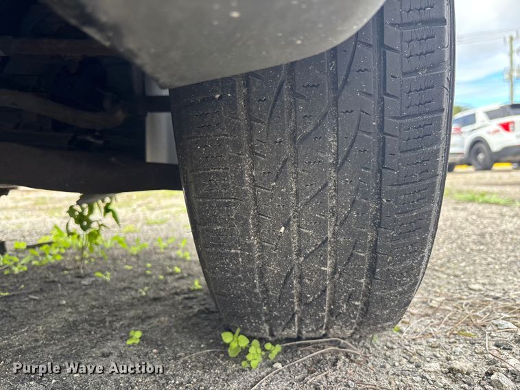 image for item DU2612 2005 Ford Escape 