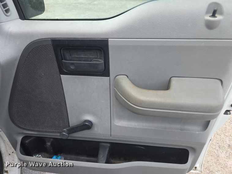 image for item DU2613 2006 Ford F150 pickup truck