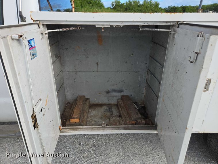 image for item DU2622 2003 Ford F450 Super Duty XL utility / service truck