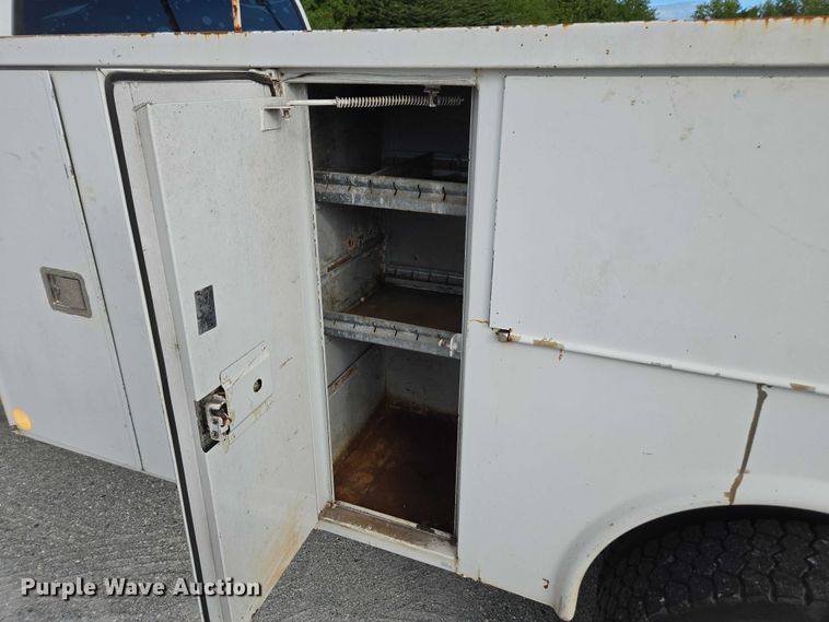 image for item DU2622 2003 Ford F450 Super Duty XL utility / service truck