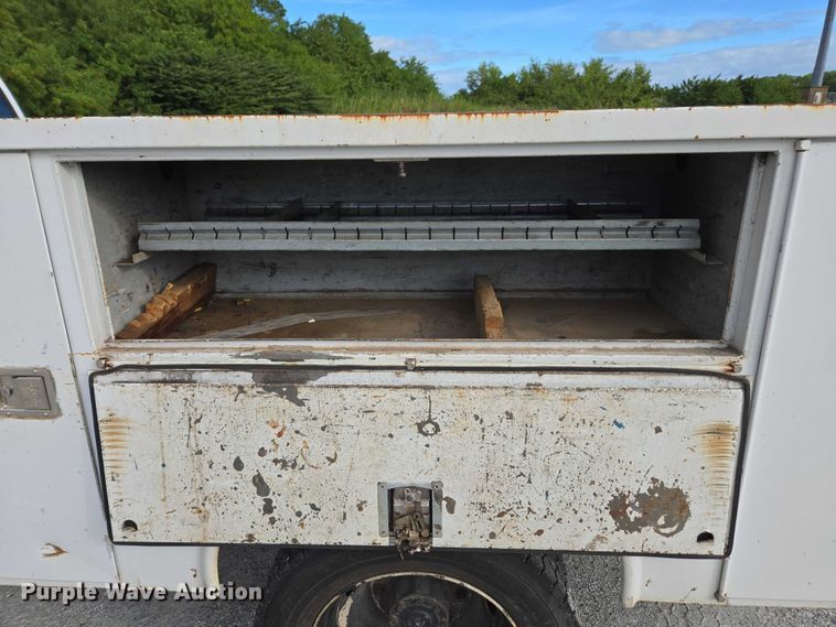 image for item DU2622 2003 Ford F450 Super Duty XL utility / service truck