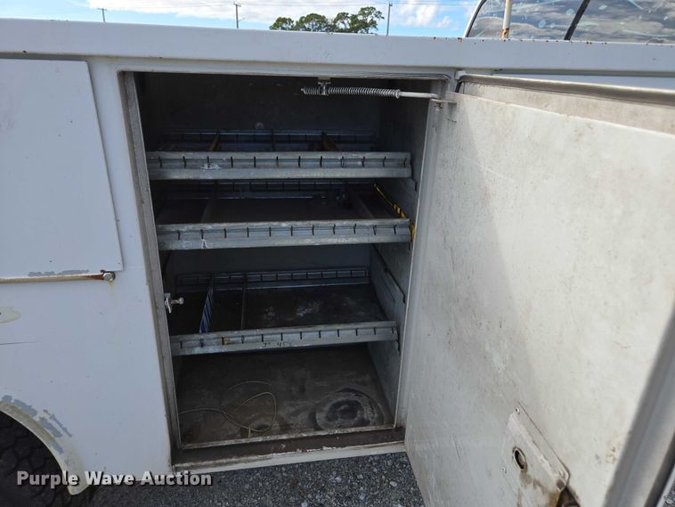 image for item DU2622 2003 Ford F450 Super Duty XL utility / service truck