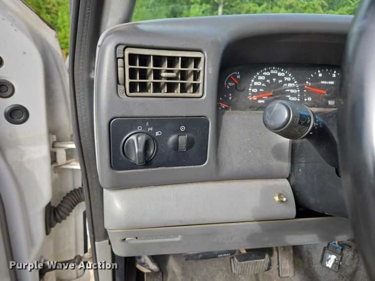 image for item DU2622 2003 Ford F450 Super Duty XL utility / service truck
