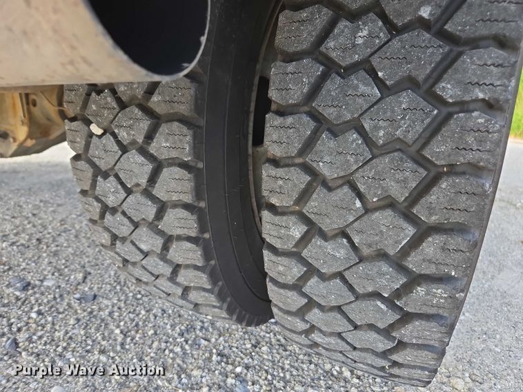 image for item DU2622 2003 Ford F450 Super Duty XL utility / service truck