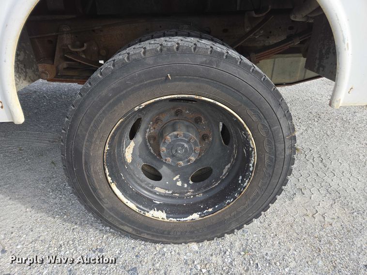 image for item DU2622 2003 Ford F450 Super Duty XL utility / service truck