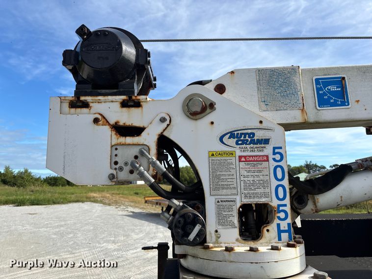 image for item DU2626 2015 Ford F550 Super Duty utility / service truck