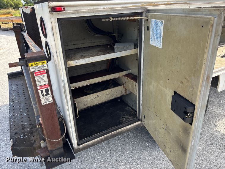 image for item DU2626 2015 Ford F550 Super Duty utility / service truck