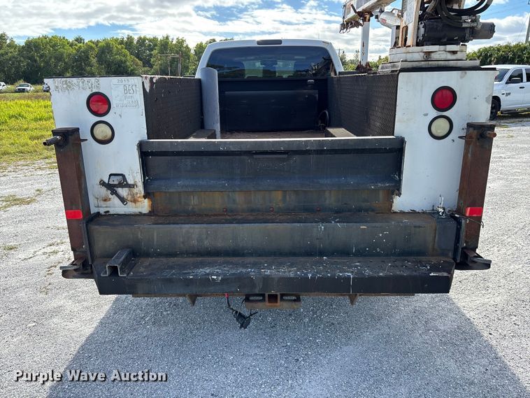image for item DU2626 2015 Ford F550 Super Duty utility / service truck