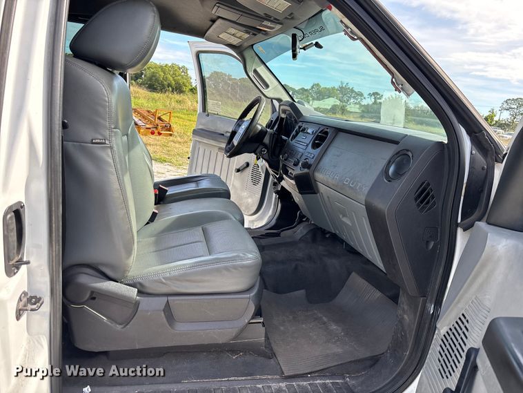 image for item DU2626 2015 Ford F550 Super Duty utility / service truck