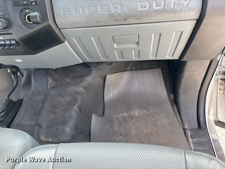 image for item DU2626 2015 Ford F550 Super Duty utility / service truck