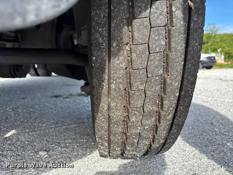 image for item DU2626 2015 Ford F550 Super Duty utility / service truck