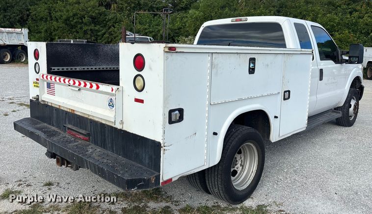 image for item DU2628 2015 Ford F350 Super Duty XL utility bed pickup truck
