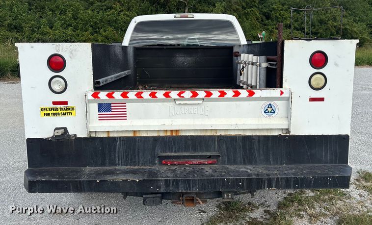 image for item DU2628 2015 Ford F350 Super Duty XL utility bed pickup truck