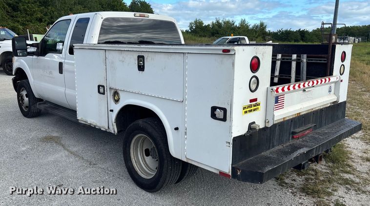 image for item DU2628 2015 Ford F350 Super Duty XL utility bed pickup truck