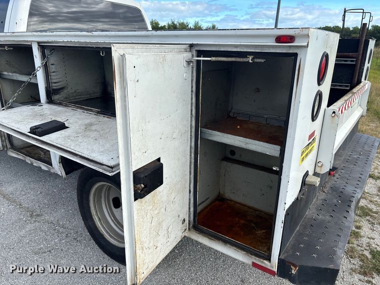 image for item DU2628 2015 Ford F350 Super Duty XL utility bed pickup truck