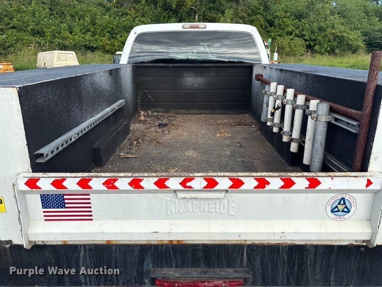 image for item DU2628 2015 Ford F350 Super Duty XL utility bed pickup truck