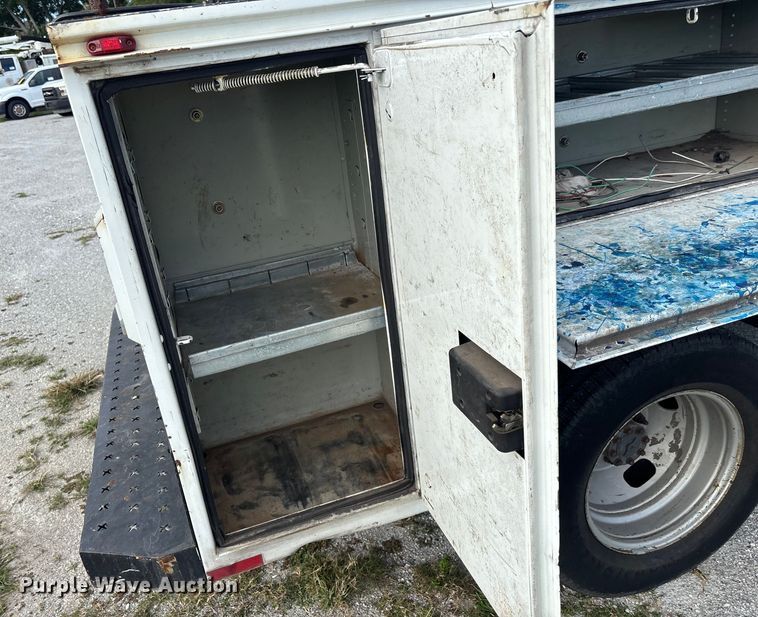 image for item DU2628 2015 Ford F350 Super Duty XL utility bed pickup truck