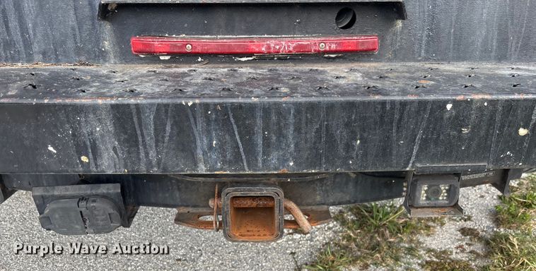 image for item DU2628 2015 Ford F350 Super Duty XL utility bed pickup truck