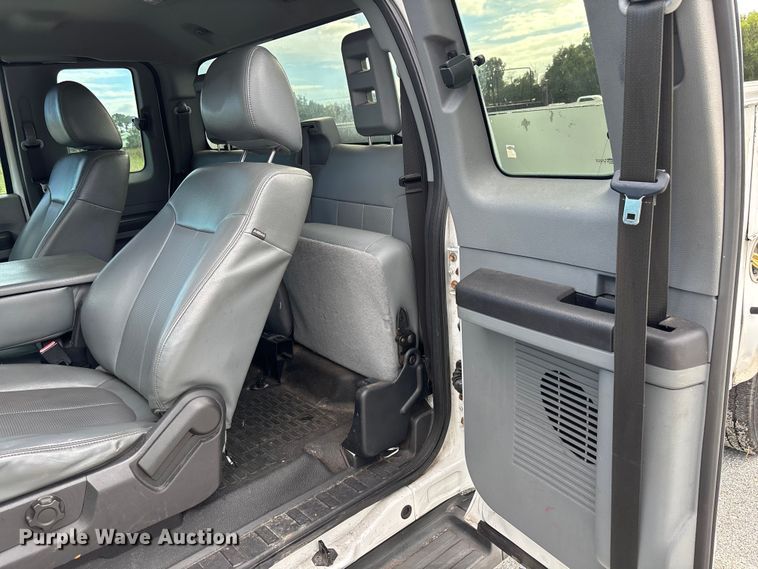 image for item DU2628 2015 Ford F350 Super Duty XL utility bed pickup truck