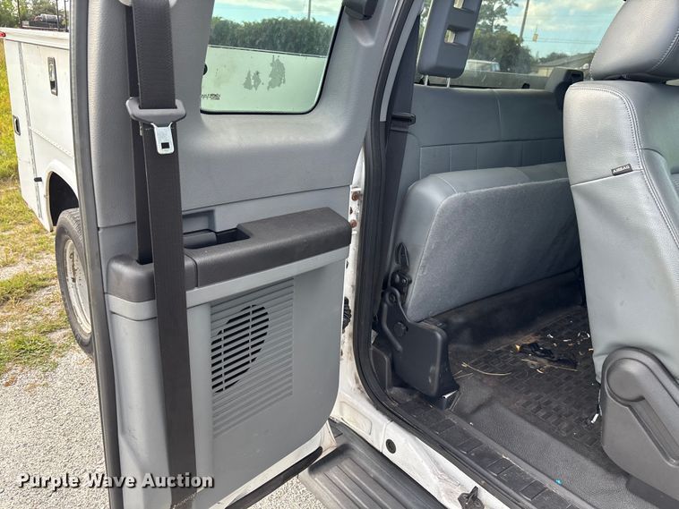 image for item DU2628 2015 Ford F350 Super Duty XL utility bed pickup truck