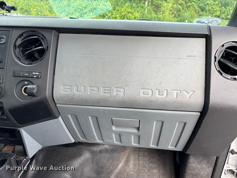 image for item DU2628 2015 Ford F350 Super Duty XL utility bed pickup truck