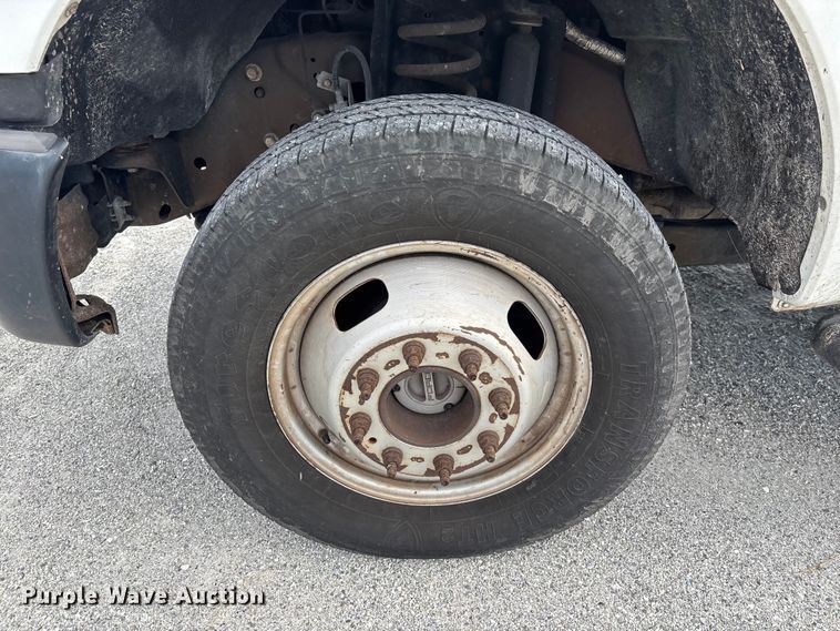 image for item DU2628 2015 Ford F350 Super Duty XL utility bed pickup truck