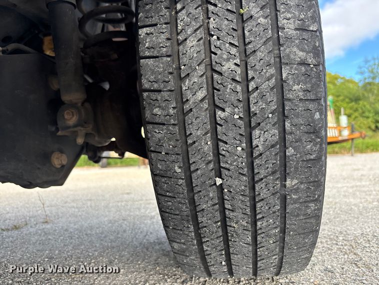 image for item DU2628 2015 Ford F350 Super Duty XL utility bed pickup truck