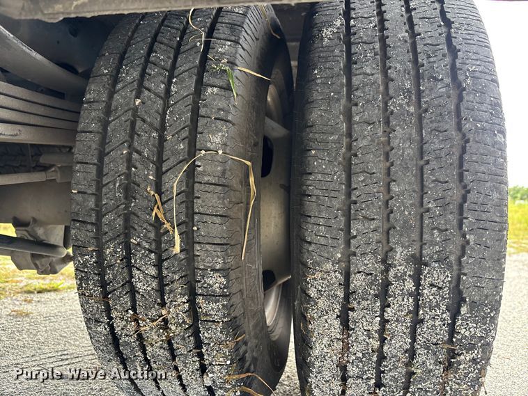 image for item DU2628 2015 Ford F350 Super Duty XL utility bed pickup truck