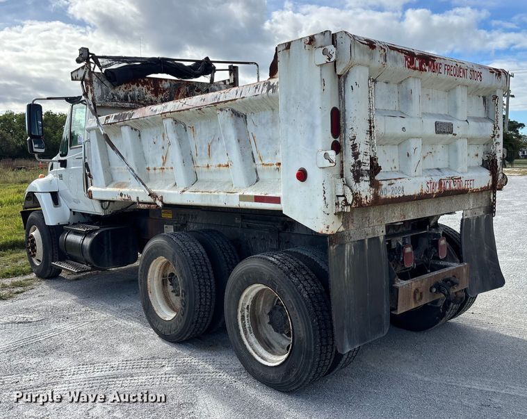 image for item DU2629 2003 International 7400 dump truck